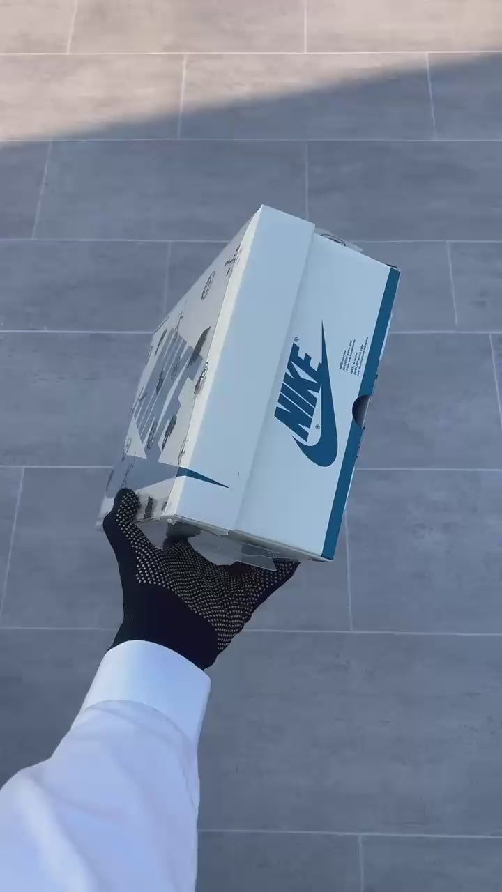 AJ1 Travis Scott Fragments