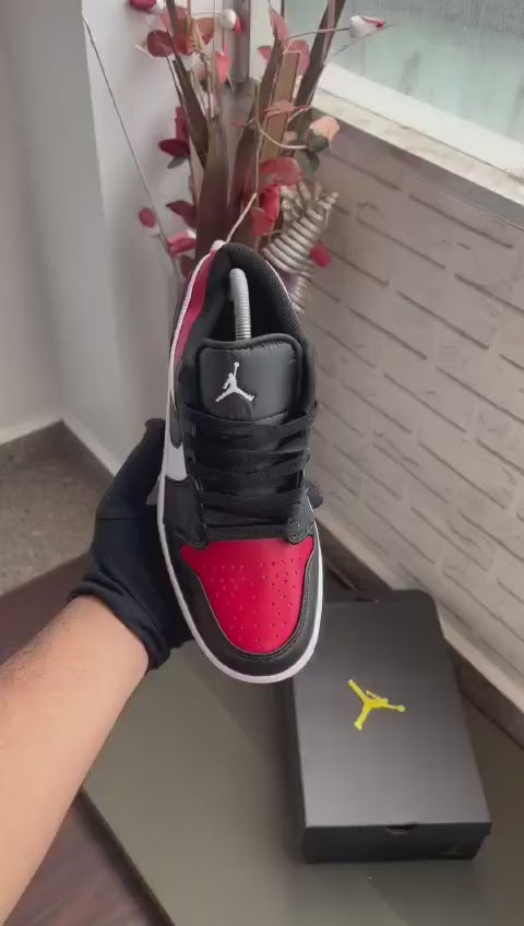 Air Jordan Bred Toe